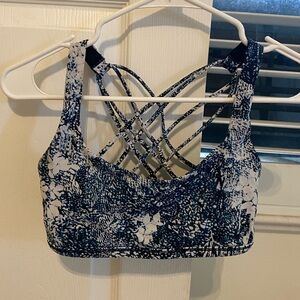 Lululemon free to be wild bra size 2